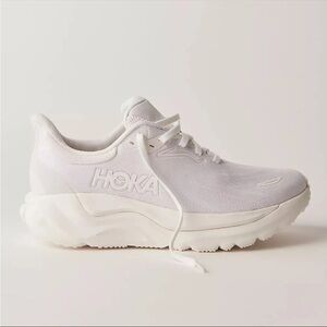 $150 NIB HOKA Arahi 8 Sneakers White / White size 8